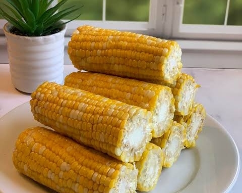 How to Freeze Corn on the Cob the Easy Way suggested serving
