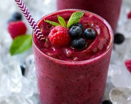 Easy Back to School Breakfast Fruit Smoothie suggested serving