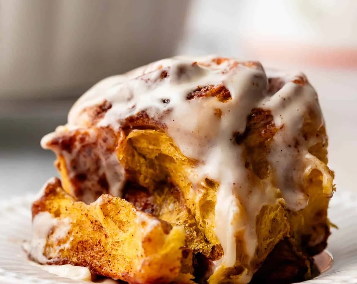 The Best Pumpkin Cinnamon Rolls For Fall Baking suggested serving