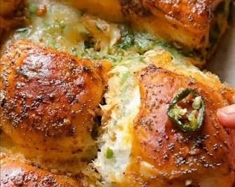 Easy Garlic Butter Buffalo Chicken Pull Apart Sliders suggested serving