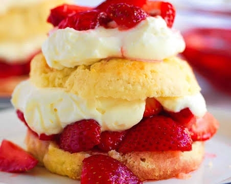 This Easy Strawberry Shortcake Is A Crowd Pleaser suggested serving