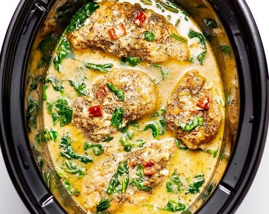 Viral Creamy Tuscan Garlic Crockpot Chicken suggested serving