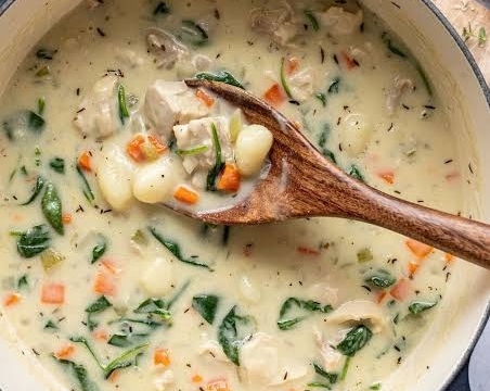 Viral One Pot Creamy Tuscan Chicken Gnocchi Soup suggested serving